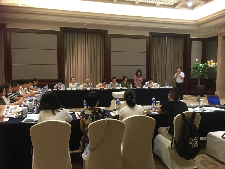 长崎留学生支援中心积极举办海外留学展与意见