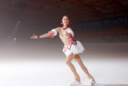 平昌冬奥花滑冠军阿里娜·扎吉托瓦选手初次出演日本的电视台广告