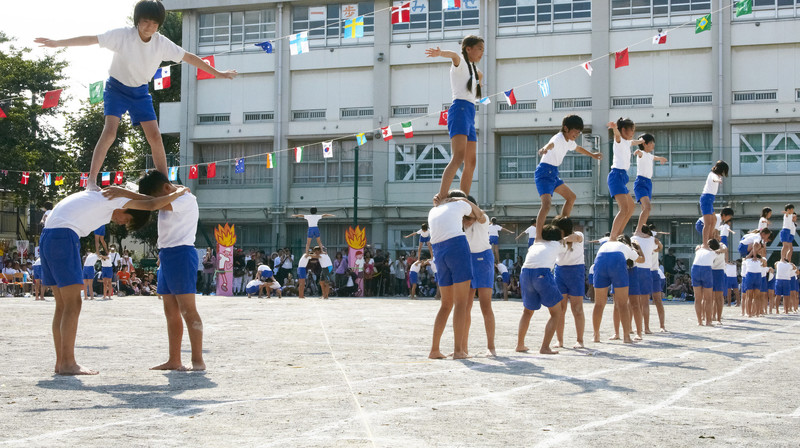 日本实施组合体操的小中学校连续3年减少