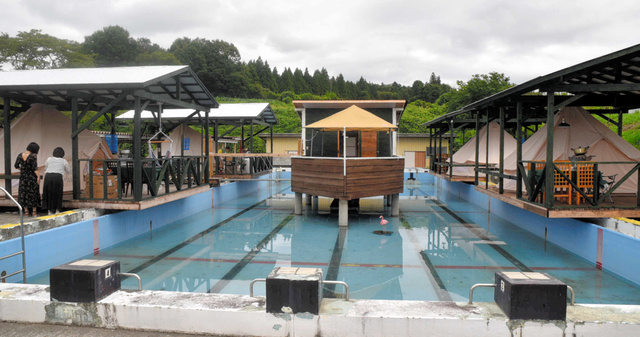 日本栃木县废校设施再利用 营造不可思议的野营住宿空间