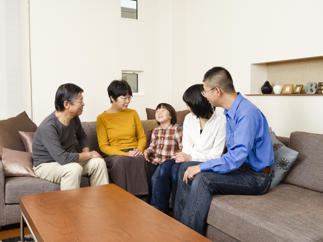 日本社会老龄化问题不断深化 政府积极对应完善措施