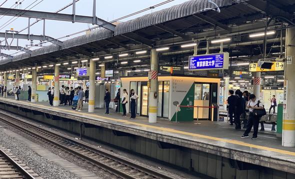 东京都赤羽站试点AI无人商店 刷西瓜卡10秒购