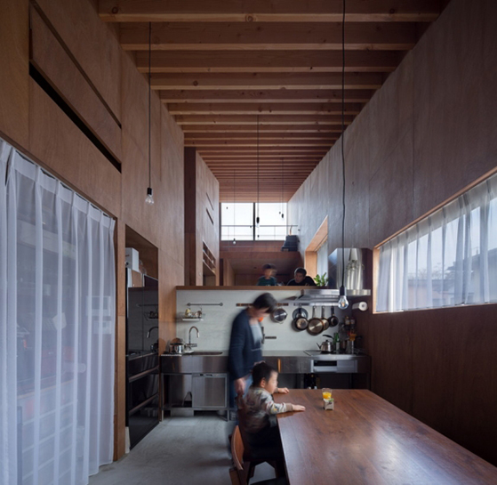 日本5层单间公寓 不规则地形情况下的设计创意