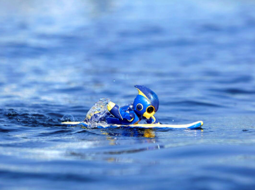 日本松下干电池机器人划水游泳距离创吉尼斯纪