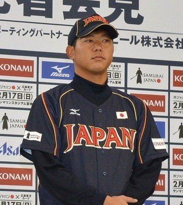 日本职业棒球投手133胜内海哲也转籍，入团记者会上表决心