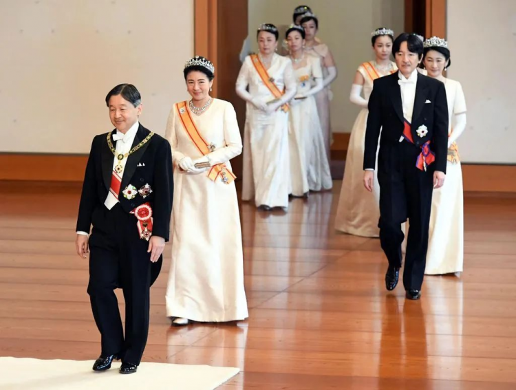 日本天皇与赤牛