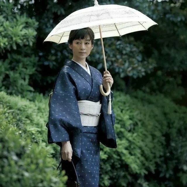 被丈夫控制的日剧女神50岁的她终于离婚了