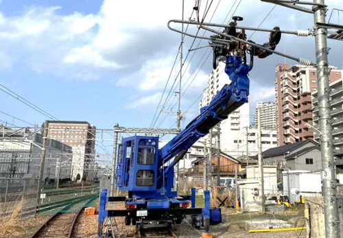 日本人准备开「高达」修铁路了，还能用VR驾驶