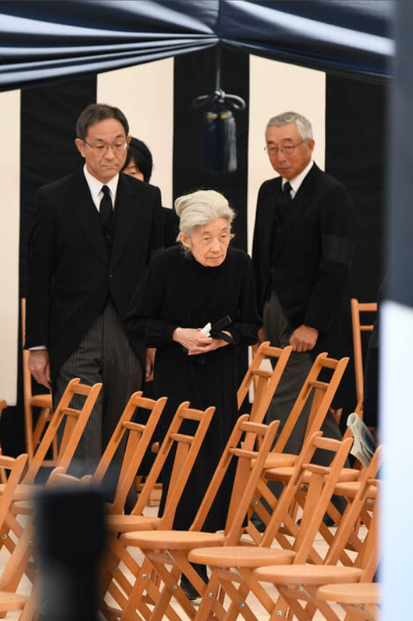 日本皇室再度掀起热议：百亿身家富豪竟成93岁昭和皇女养子