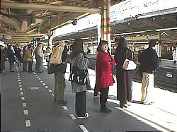 【搭乘列车】日本列车种类、购票及搭乘技巧等介绍