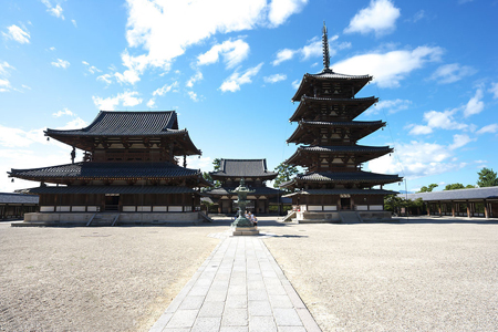 法隆寺地区的佛教建筑　