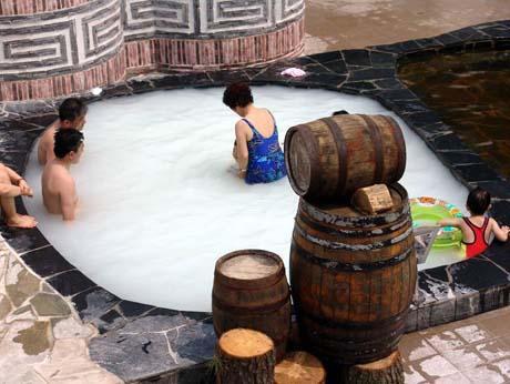日本文化特色之“温泉男女混浴”