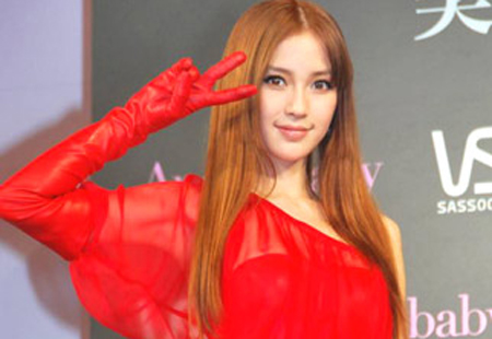 华人超模进军日本歌坛 成为沙宣新任代言人