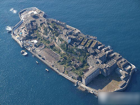 探秘日本荒废的军舰岛 曾经人口密度世界最高