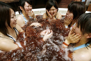 日本独特的温泉浴 蜂蜜温泉浴