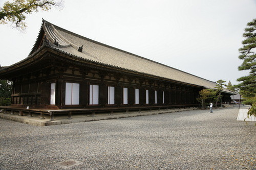 三十三间堂 汇聚1001座观音像