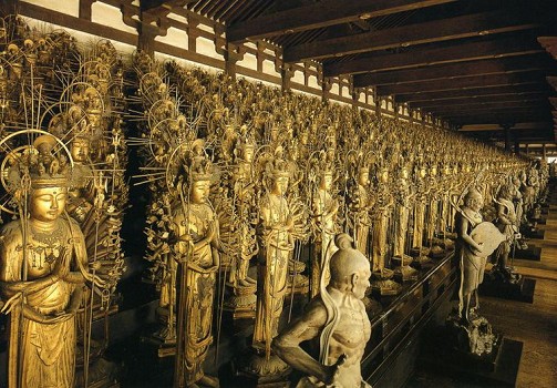 三十三间堂 汇聚1001座观音像