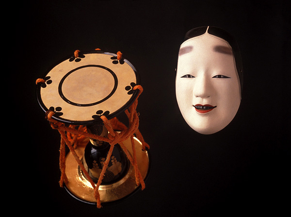 大阪经济的繁荣促进了文化艺术的发展,诸如文乐,能乐,狂言及歌舞伎等