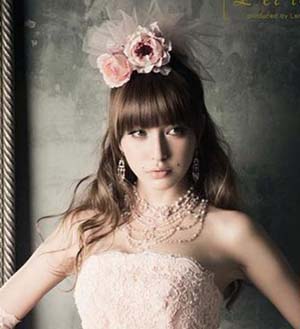 藤井莉娜演绎完美长发造型