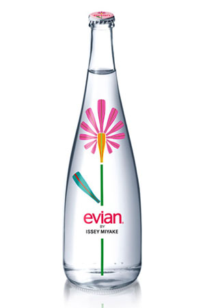 三宅一生Issey Miyake打造精品法国Evian瓶装水