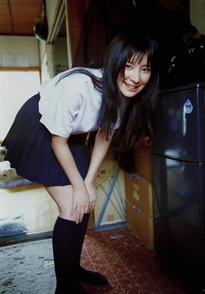 15岁荒井萌参演《富江》 传奇恐怖玩复刻