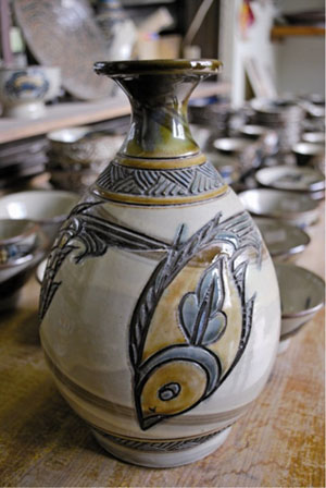 百姓喜爱冲绳壶屋烧