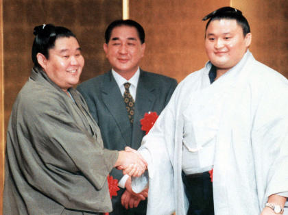 儿子管爸叫师父 相扑豪门感动日本