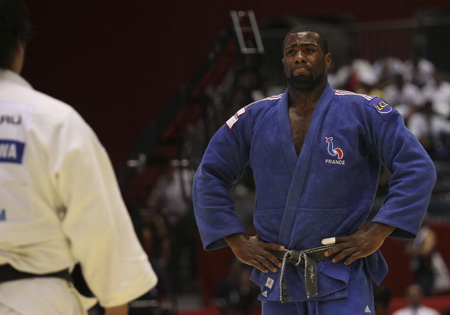 “黑哨”判日本选手夺金 逼哭法国柔道名将