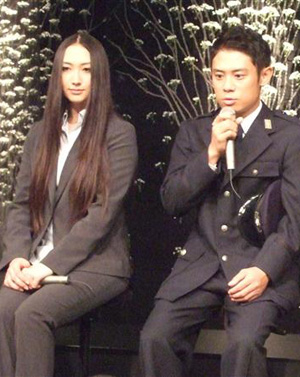 香椎由宇孕后首次亮相 出演新剧直面死亡