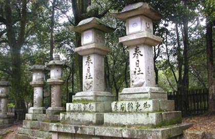 日本奈良公园内的神社 春日大社