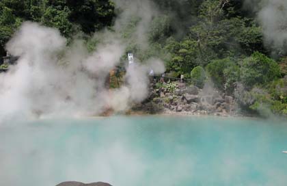 走进日本地狱之门 大分别府海地狱