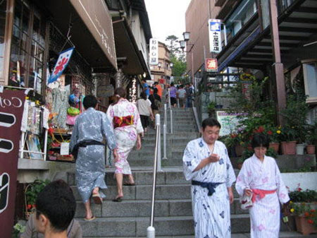 日本石段街 适合恋爱的最长石阶之城