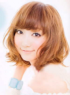 让你眼睛变大的发型