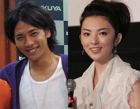 田中丽奈被曝正在热恋中 与小男友牵手走出公寓