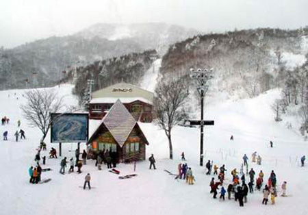 札幌市迎来今年首次降雪