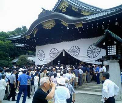 19日早晨66名日本国会议员参拜靖国神社