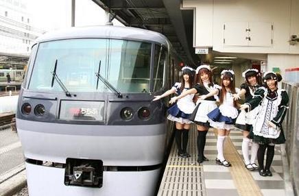 日本甜美女仆关东列车“接客”