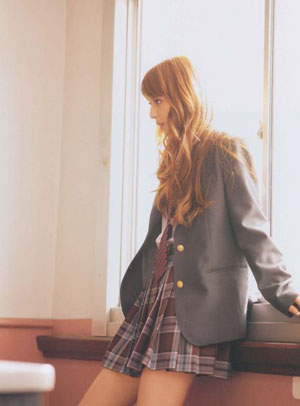 佐佐木希《天使之恋》电影写真 大胆秀裸背