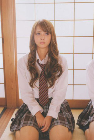 佐佐木希《天使之恋》电影写真 大胆秀裸背