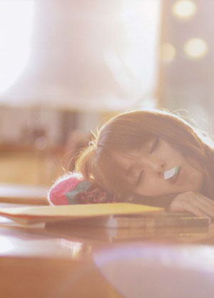 佐佐木希《天使之恋》电影写真 大胆秀裸背