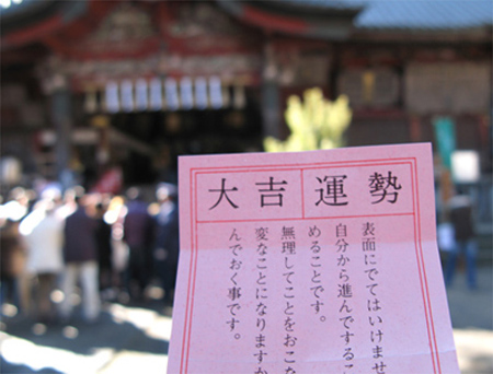 体验日本风情 寺庙神社里的祈愿小物