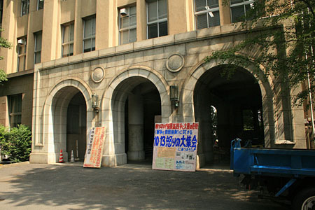 爱恨交加的早稻田 感受神田书街的魅力