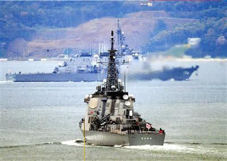 日美舰队向朝鲜半岛海域紧急出动 监控军事动态