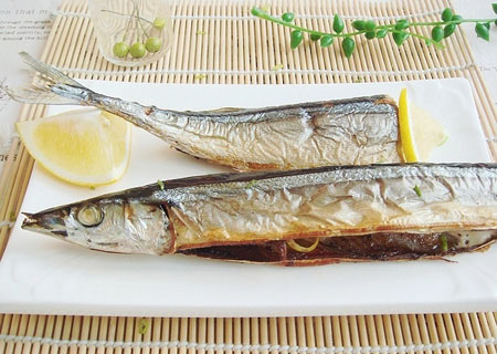 “日本通”推荐 11月必吃的盐烤秋刀鱼