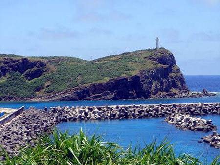 日本拟在靠近钓鱼岛3个岛屿驻军监视中国海军