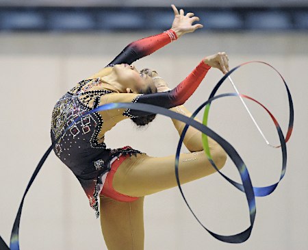 全日本体操锦标赛在东京举行