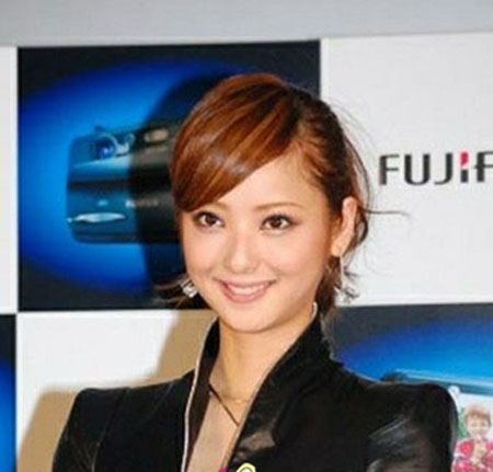 日本杂志名模佐佐木希发型盘点