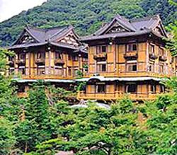 日本最早的渡假酒店富士屋酒店