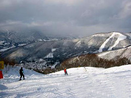 日本“六大高山滑雪渡假村”之一 野泽温泉滑雪场