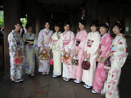 日本的传统服装--和服